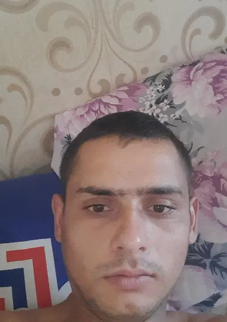 Я Макс, 28 років з Одеси, шукаю знайомства без зобов'язань