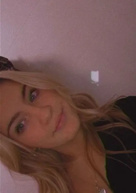 Holly из Лондона