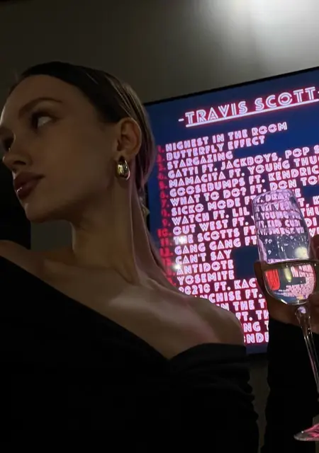 Кира из Минска, ищу на сайте приятное времяпровождение