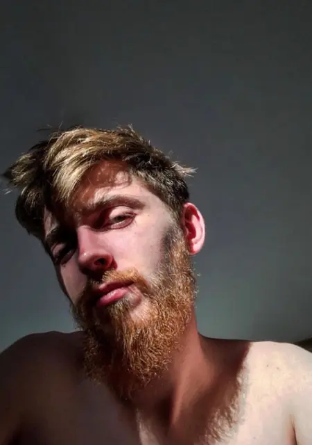 Я Eugene, 29 років з Києва, шукаю знайомства без зобов'язань