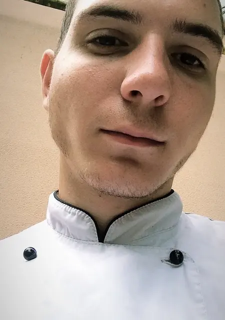 Я Макс, 24, из Умани, ищу знакомства без обязательств