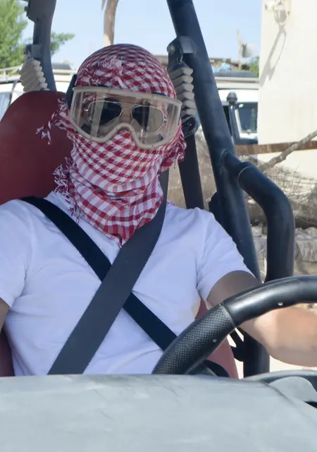 Я Levon, 20, из Еревана, ищу знакомства без обязательств