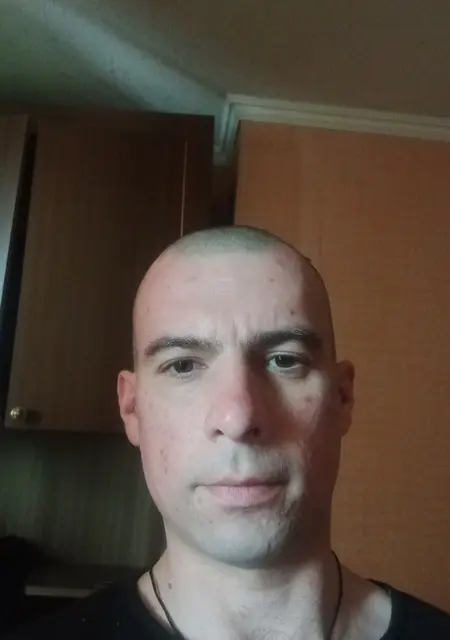 Денис из Славянска, ищу на сайте общение