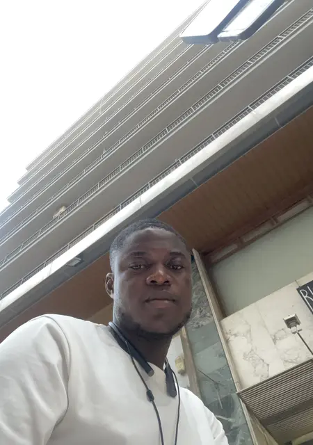 Я Blessed Chuks Doll, 29, из Оради, ищу знакомство для дружбы