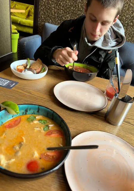 Я Ваня, 20, из Луцка, ищу знакомство для общения