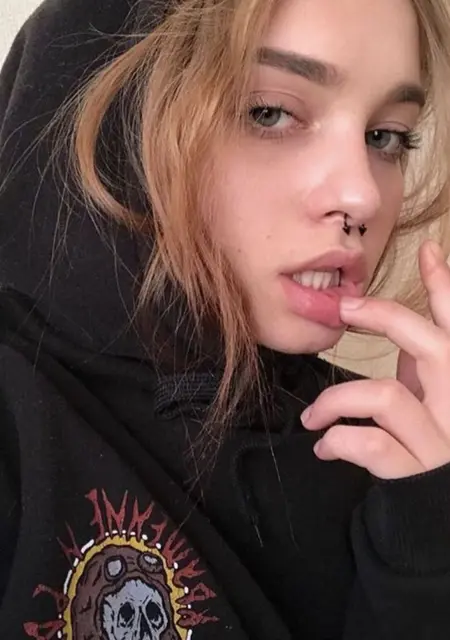 Доступна Лярва из Львова, мне 25, познакомлюсь без обязательств