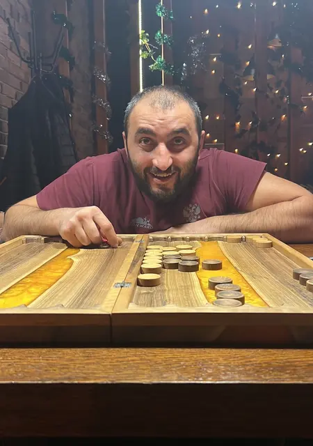 Я Артур, 30, знакомлюсь для постоянных отношений в Ереване