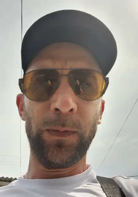 Я Алекс, 39, знакомлюсь без обязательств в Луганске