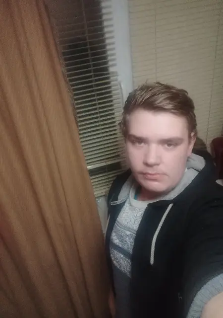 Я Влад, 22, знакомлюсь на одну ночь в Чернигове