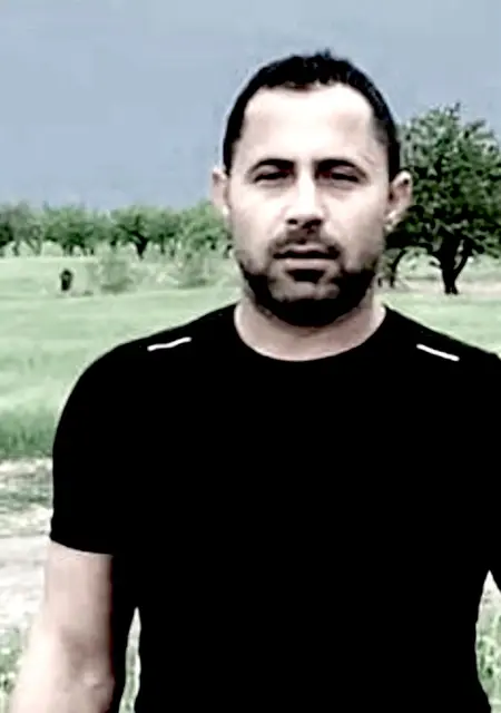 Я Brahim, 28, знакомлюсь для открытые отношения в Адане