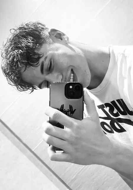 Soy Alex, 20 años, conociéndome para relación a largo plazo en Barcelona