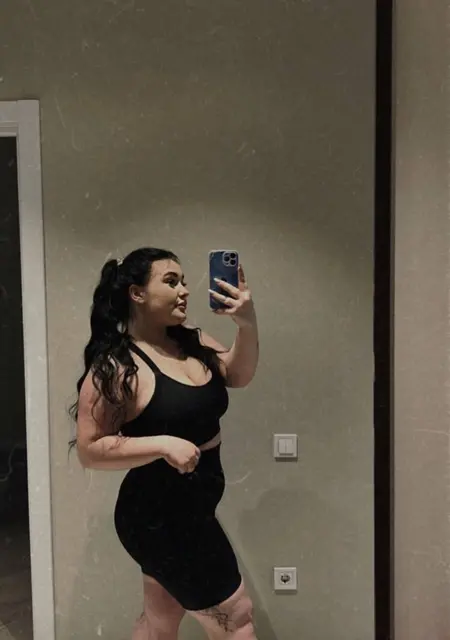 Я Вики, 20, из Киева, ищу знакомство для приятного времяпровождения