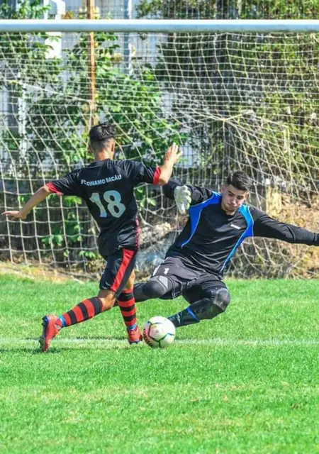 Denis из Бакэу, ищу на сайте знакомства на одну ночь