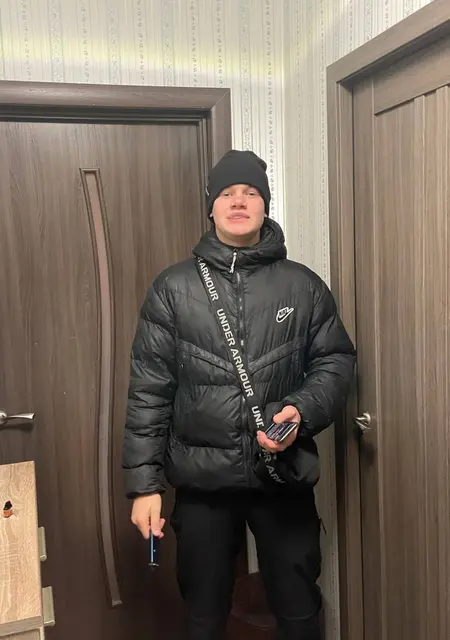 Стас из Кривого Рога, мне 21, познакомлюсь на одну ночь