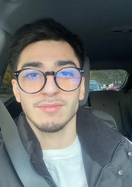 Я Сэм, 26, из Баку, ищу знакомство для приятного времяпровождения