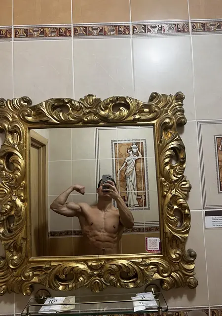 Дмитрий из Нью-дели, мне 25, познакомлюсь для вирта