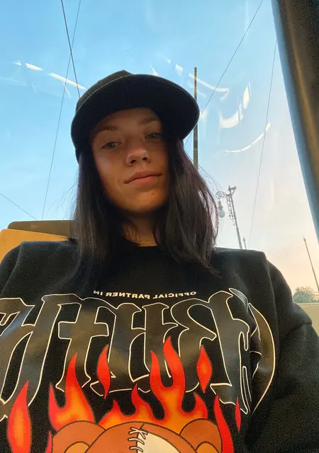 Я Charlie, 20, знакомлюсь для общения в Праге