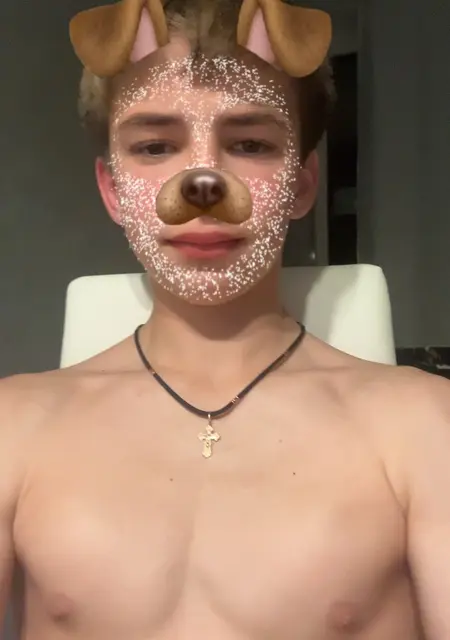 Юра из Киева, мне 19, познакомлюсь на одну ночь