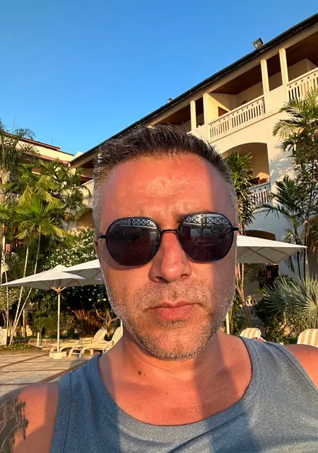 Я Tomasz, 43, из Вроцлава, ищу знакомство для общения