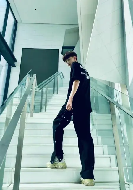 Laiwenhao из Иерусалима, мне 24, познакомлюсь для постоянных отношений