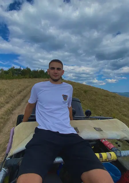 Я Андрій, 20, знакомлюсь без обязательств в Львове