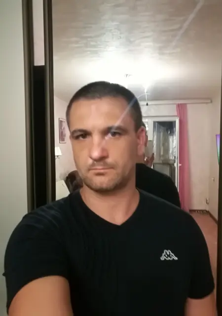 Я Владимир, 40, знакомлюсь на одну ночь в Запорожье