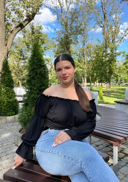 Я Вікторія, 20 років, знайомлюсь для спілкування у Харків