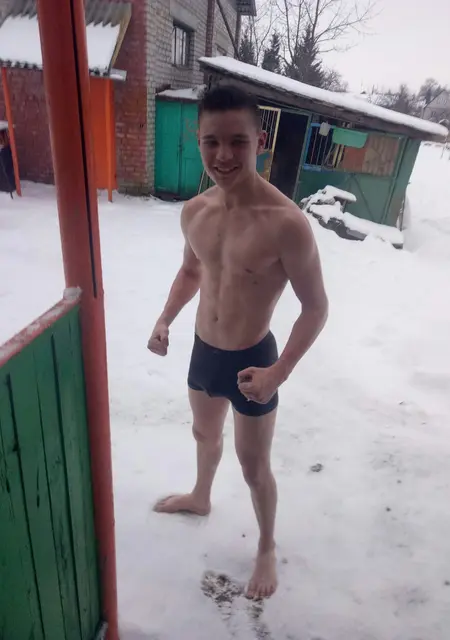 Александр из Могилёва, мне 27, познакомлюсь на одну ночь