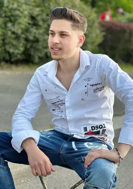 Я Antonio, 26, из Турина, ищу знакомства без обязательств