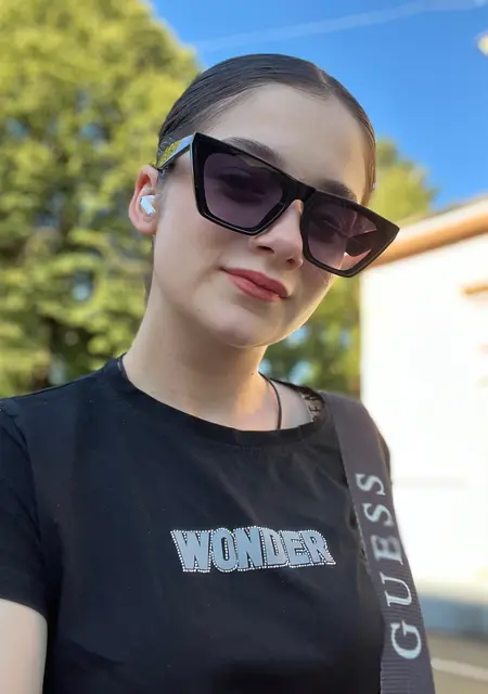 Маряна з Ужгорода, мені 20 років, познайомлюсь для приємного проведення часу