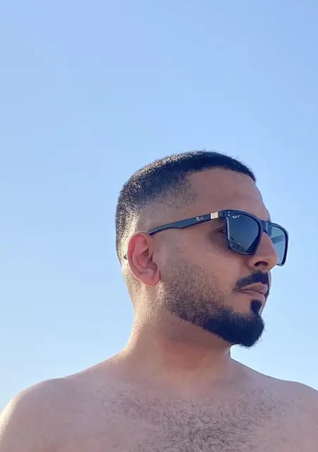 Majed из Дубая, мне 36, познакомлюсь для вирта