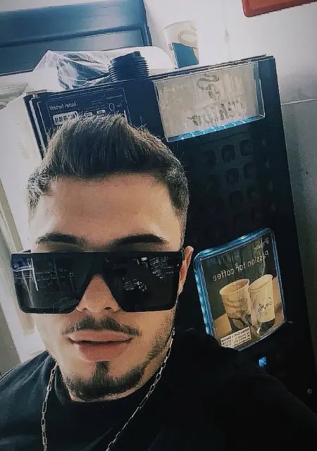 Я Cristiopreaaa, 19, знакомлюсь без обязательств в Бухаресте