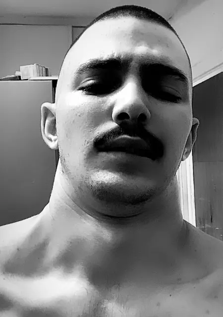 Иван из Днепра, мне 21, познакомлюсь для постоянных отношений