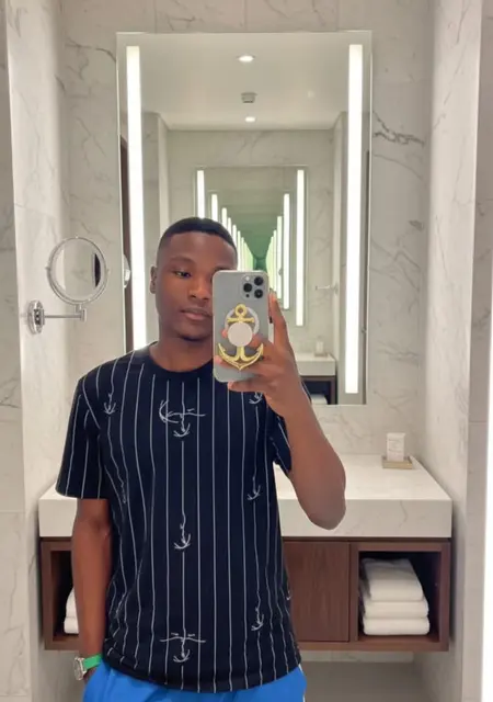 Я Nthiba, 30, из Мадрида, ищу знакомства на одну ночь