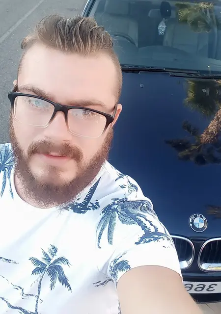 Soy Igor, 32 años, conociéndome para relación sin ataduras en Murcia