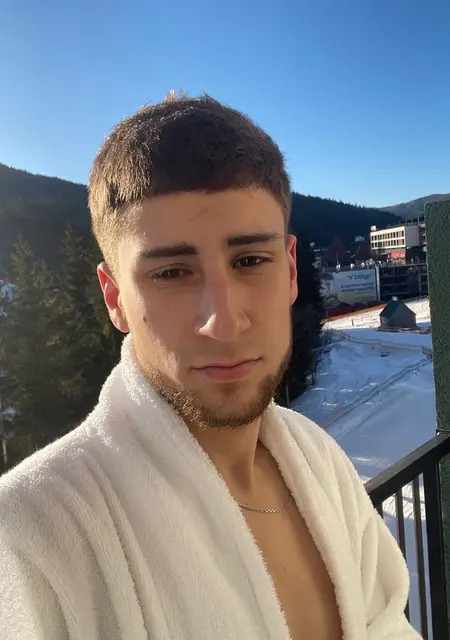 Я Женя, 22, знакомлюсь без обязательств в Ивано-Франковске