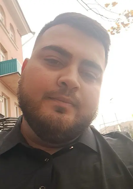 Артем из Донецка, мне 27, познакомлюсь для общения