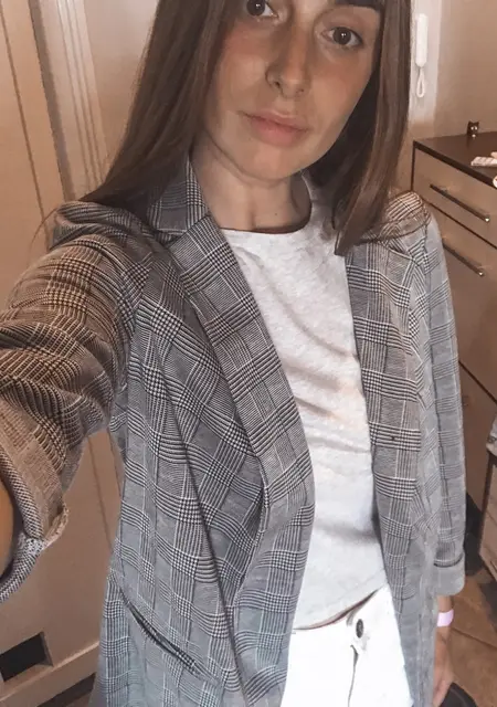 Элина из Черновцов, мне 32, познакомлюсь для дружбы