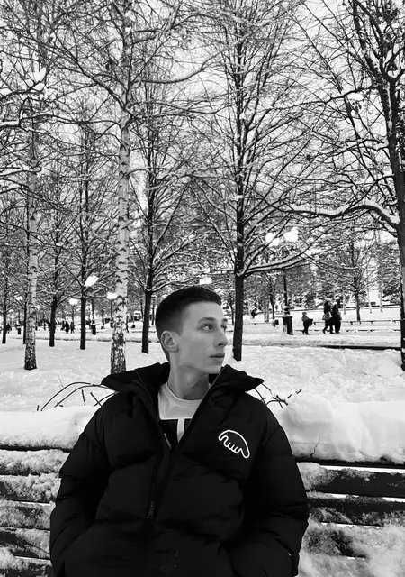 Я Иван, 20, из Панчкулы, ищу знакомство для общения