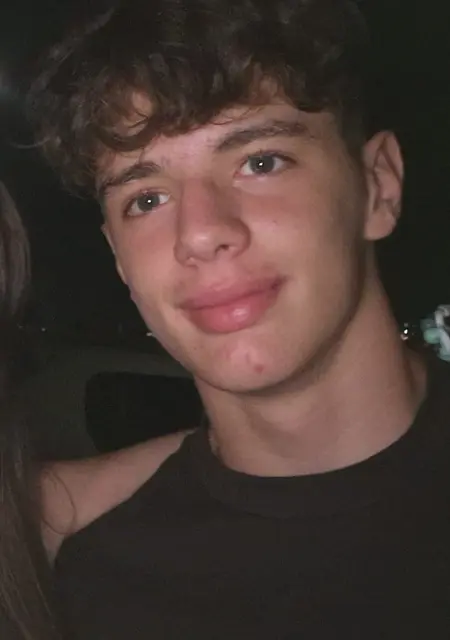 Leo de Madrid, tengo 26 años, listo para conocer para lío de una noche