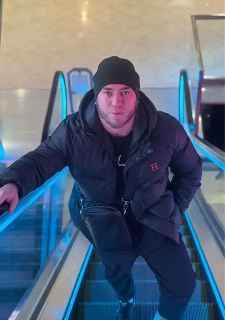 Расул из Мариуполя, мне 27, познакомлюсь для общения