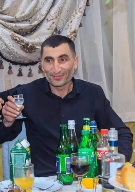 Арман из Франкфурта-на-майне, мне 39, познакомлюсь на одну ночь