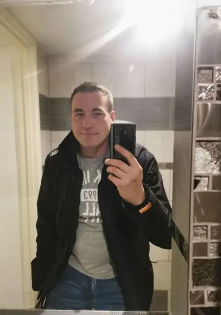 Я Badger, 40, из Лондона, ищу знакомство