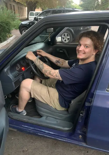 Василий з Черкаси, мені 25 років, познайомлюсь для вірт