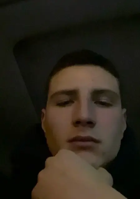 Я Кирилл, 20, знакомлюсь на одну ночь в Донецке