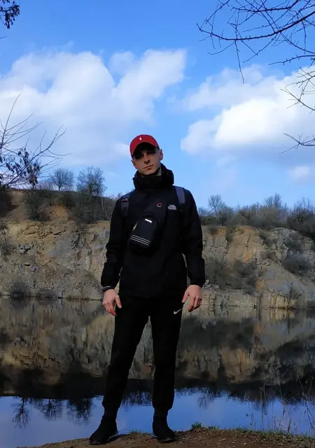 Я Vlad, 28 років з Гайсина, шукаю знайомства без зобов'язань