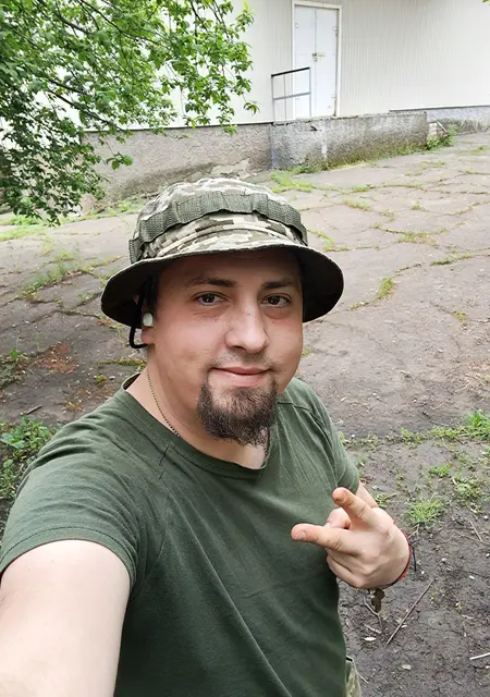 Дмитрий из Краснограда, мне 35, познакомлюсь для дружбы