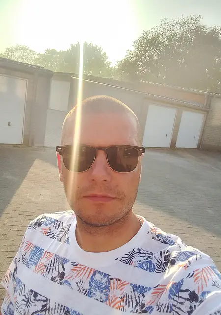 Влад из Завентем, мне 31, познакомлюсь на одну ночь