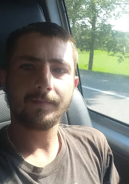 Денис из Могилёва, ищу на сайте знакомства на одну ночь