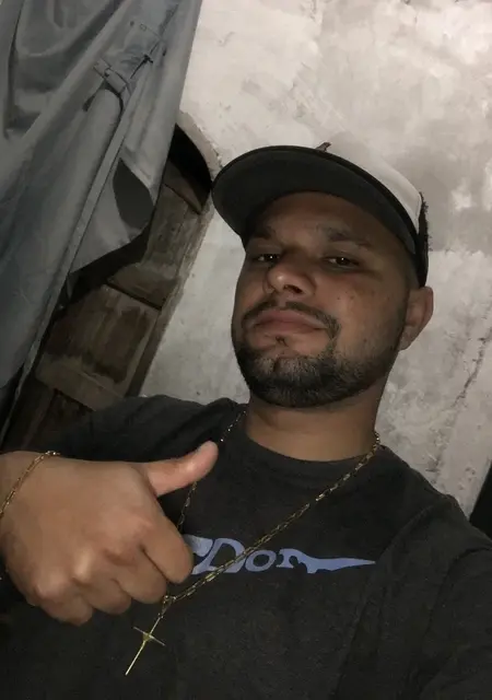 Я Jhonathan, 25, из Бразилии, ищу знакомства на одну ночь